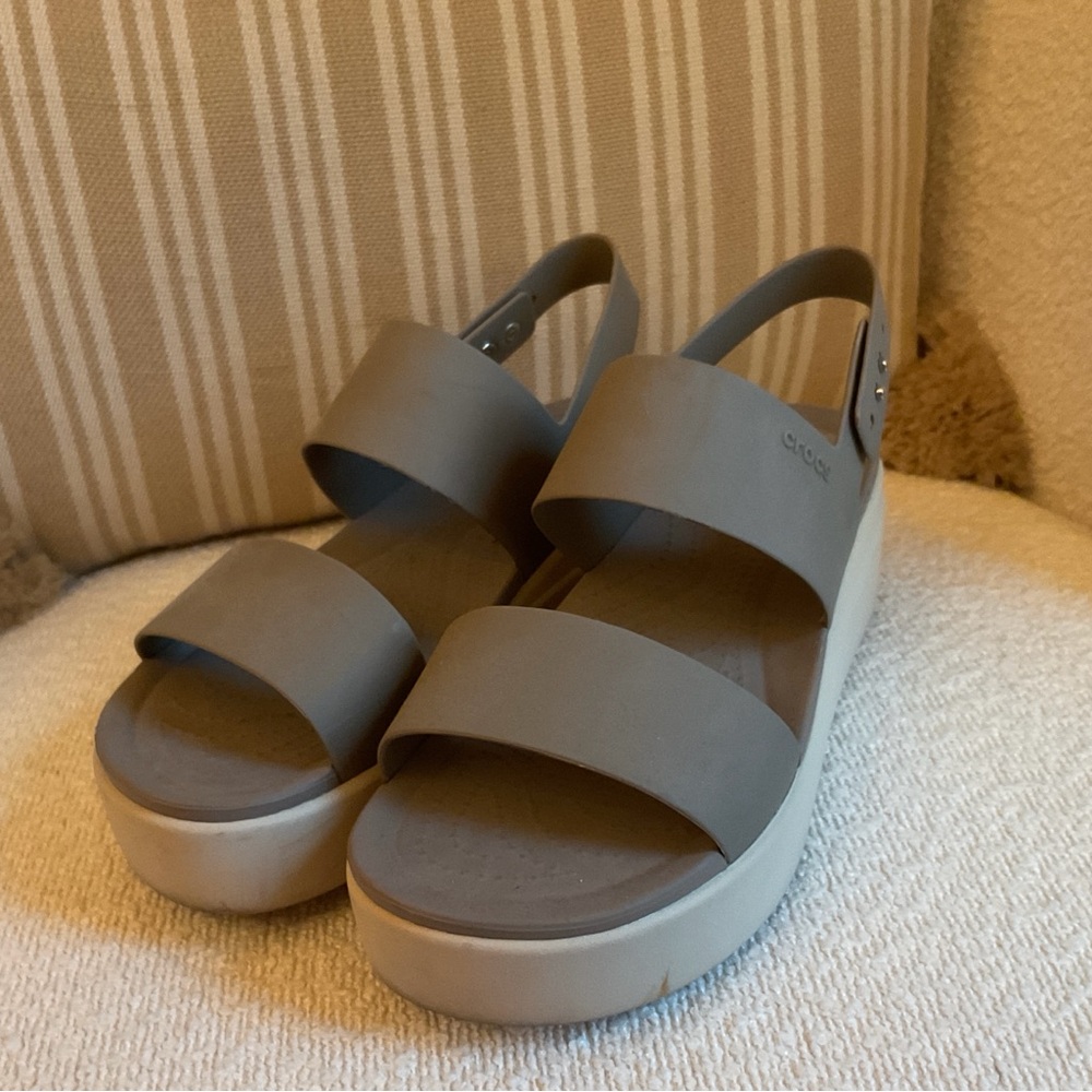 CROCS Brooklyn Wedge🤎